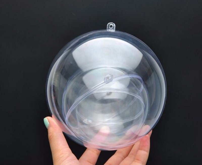 Прозрачные пластиковые шары