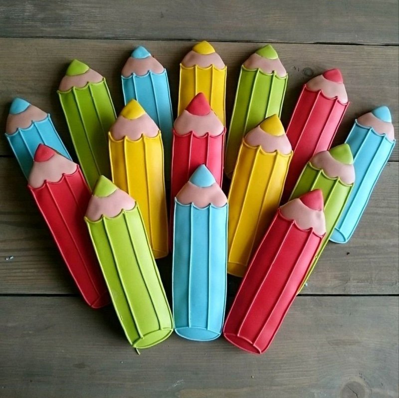 Цветные карандаши из пластилина