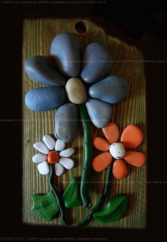 Цветы из камушков поделка