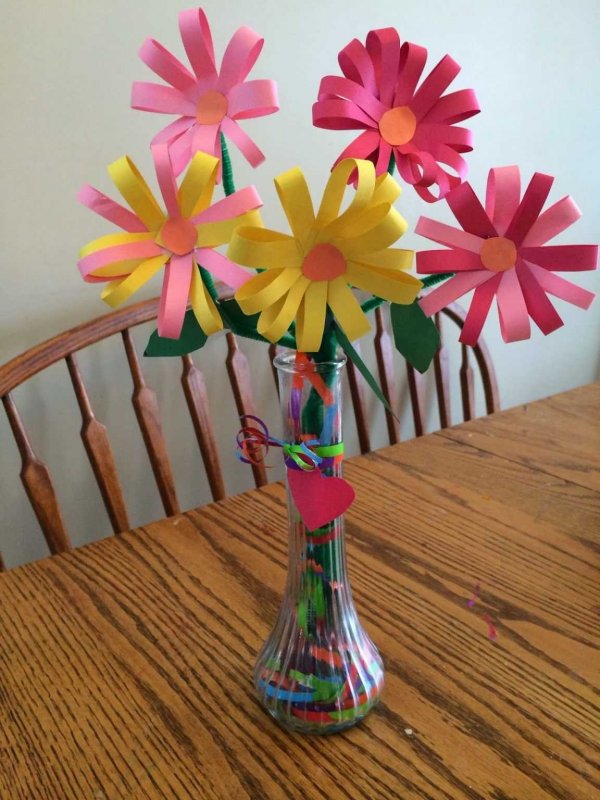 Цветы для мамы в детском саду