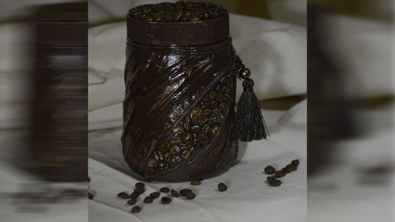 Декор банок кофейными зернами
