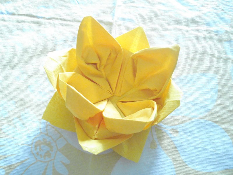Поделка цветы из салфеток бумажных
