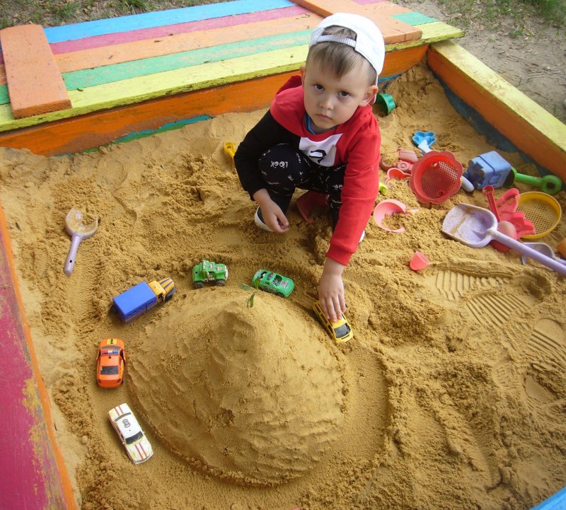 Детские постройки из песка