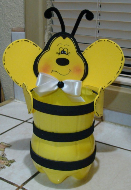 Вязаная игрушка Пчелка