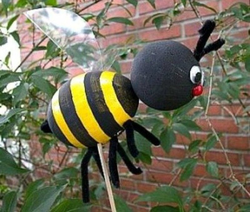 Пчела из подручных мат