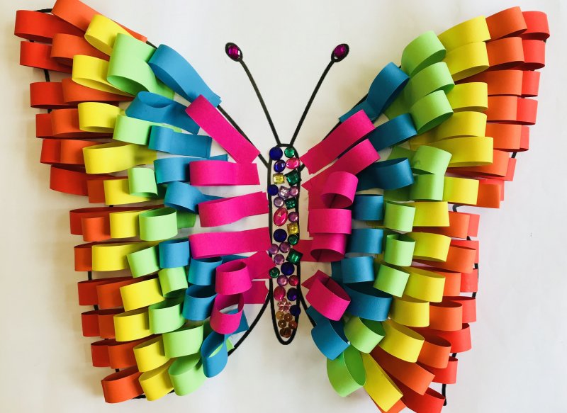 Бабочка для детей 2-3 лет из подручных материалов