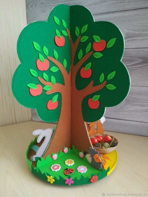 Сезонное дерево для детского сада