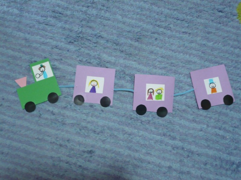 Машинка из цветной бумаги для детей