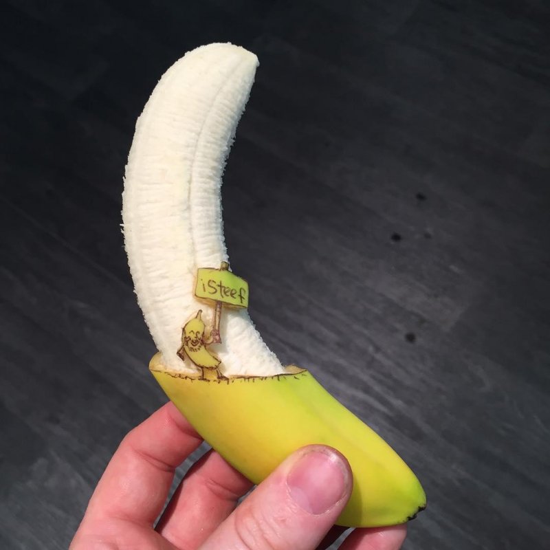 Большой и маленький банан