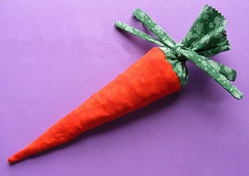 Морковь из ткани