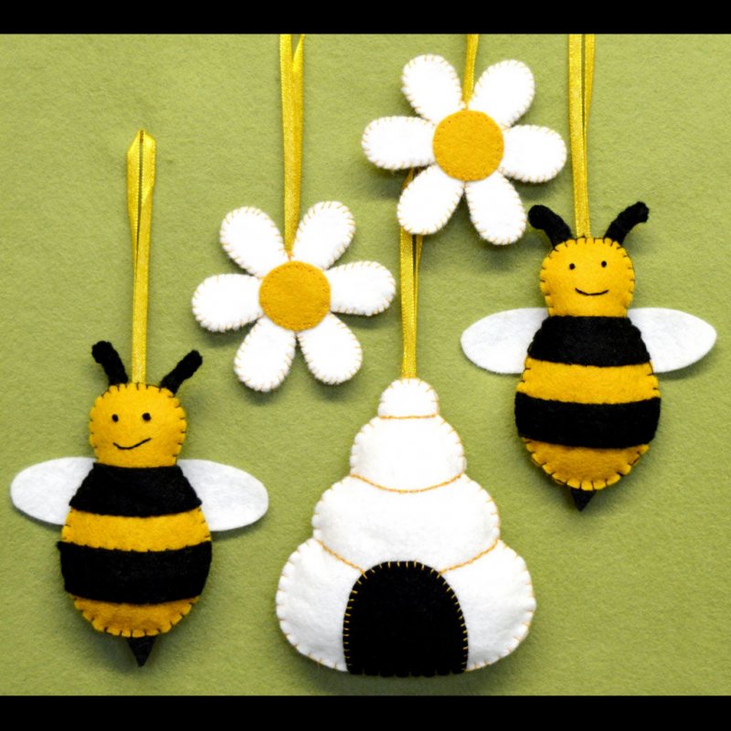 Поделка пчёлка из киндера для детей