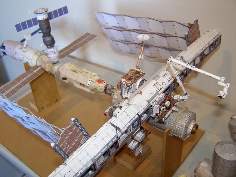 Модель космической станции