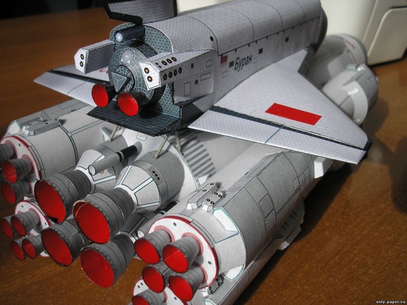 Модель ракетоносителя энергия и Буран