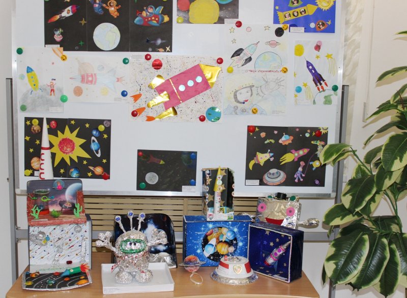 Выставка космических кораблей в детском сада