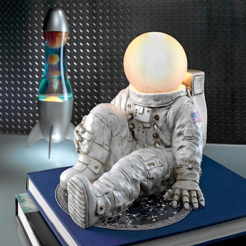 Елочная игрушка irena космонавт