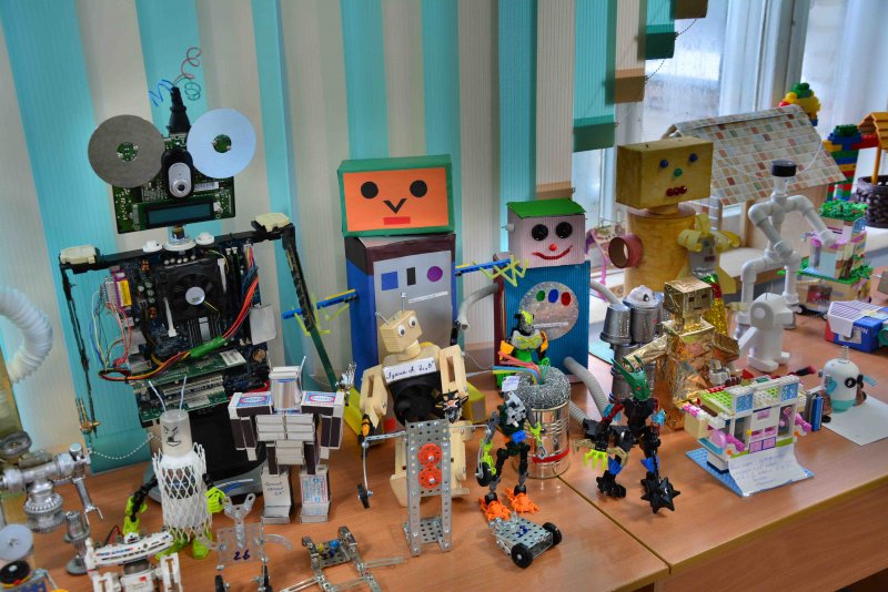 Макет робота из подручных материалов для детей