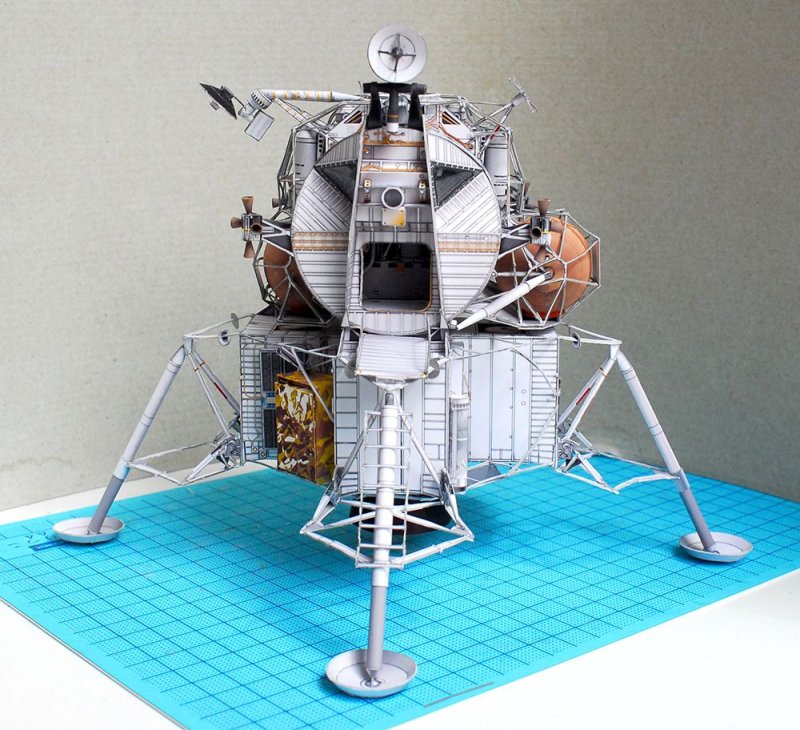 Модель космического корабля
