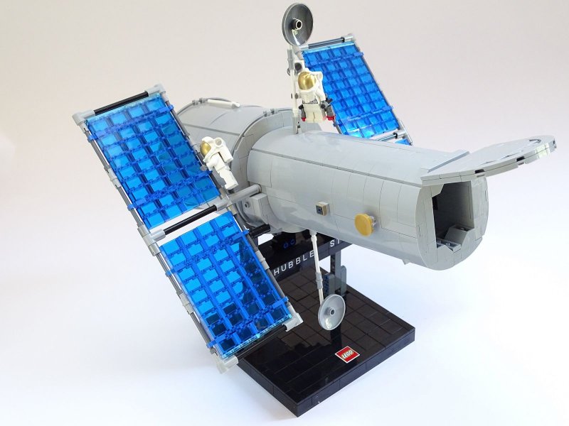 Лего космический телескоп Хаббл