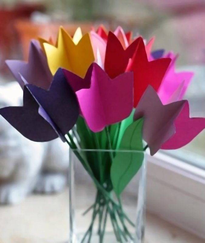 Тюльпаны из цветной бумаги