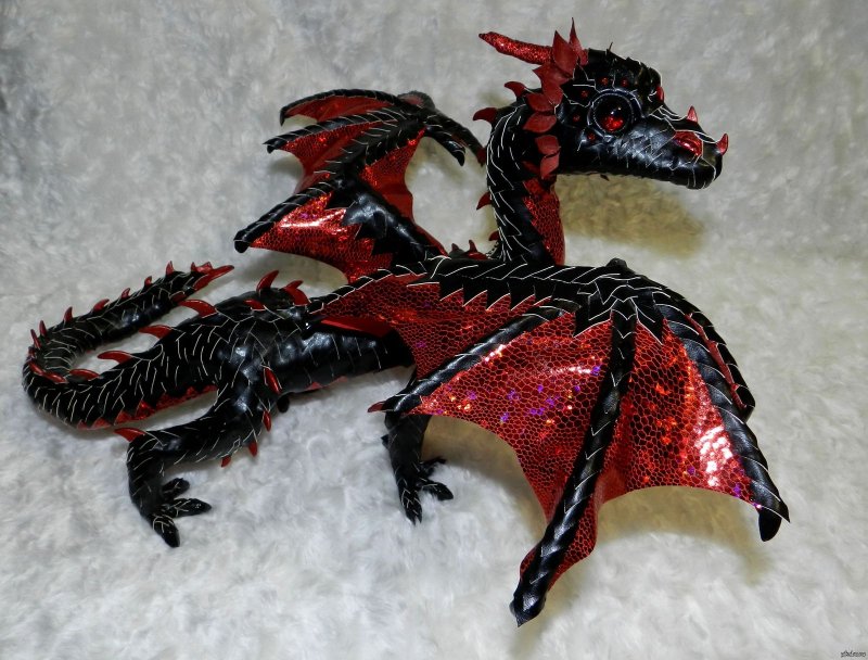 Скульптура дракона из пластилина