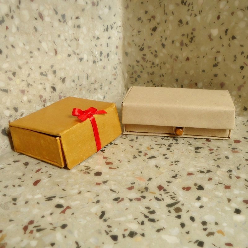 Коробка с подарками на 23 февраля