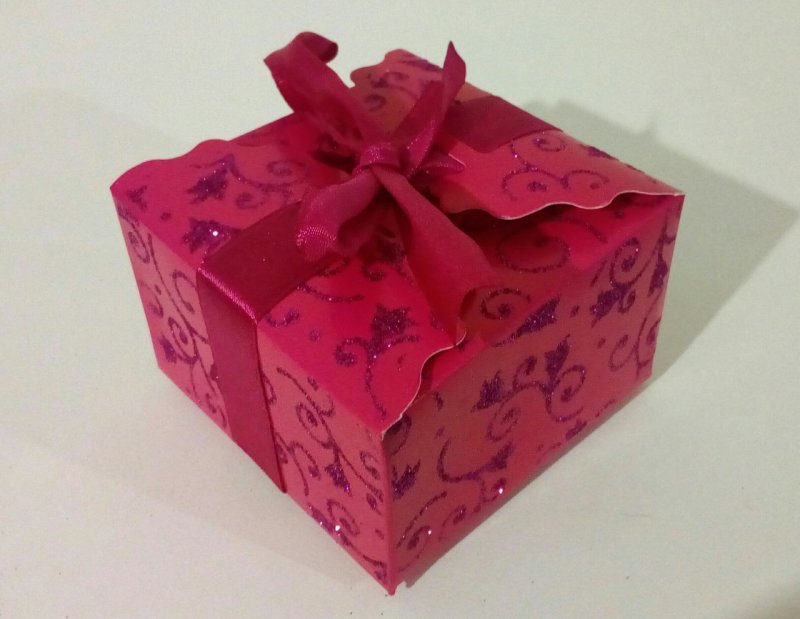 Подарочная коробка оригами с крышкой