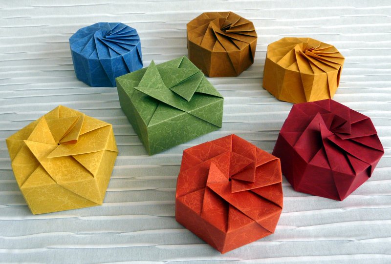 Оригами коробка для конфет