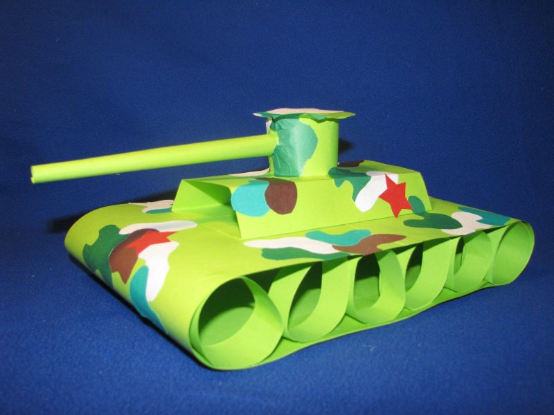 Детская поделка танк