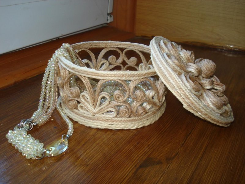 Шкатулка декорированная шпагатом