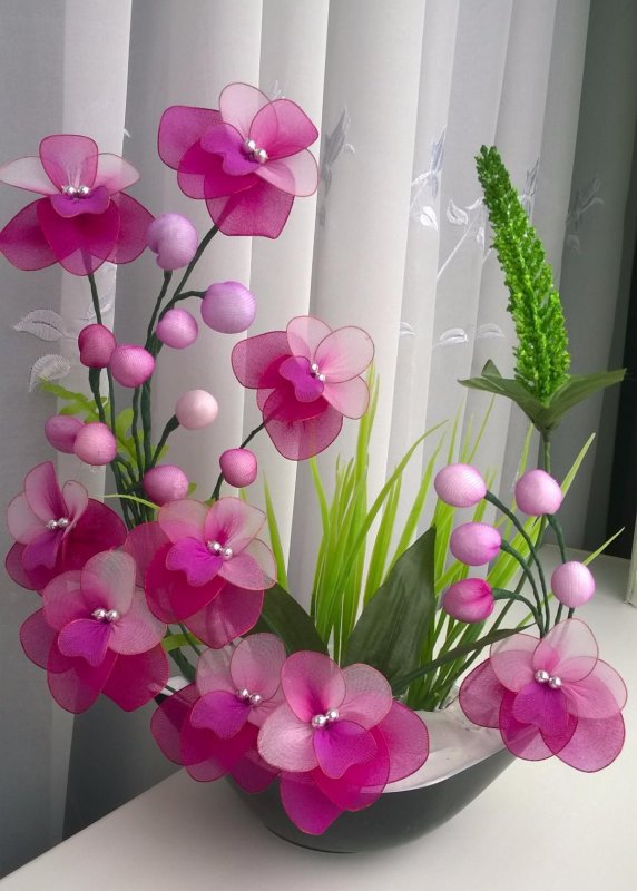 Красивые цветы из капрона
