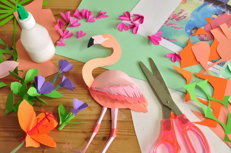 Фламинго из цветной бумаги