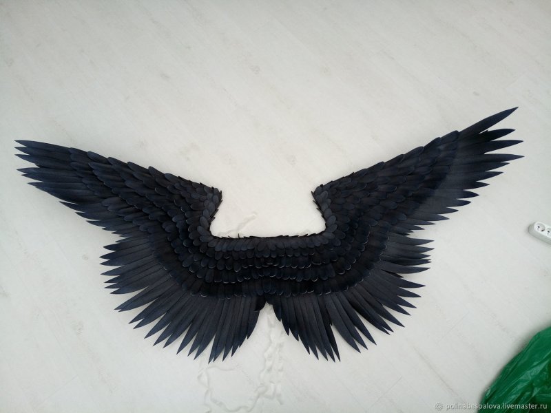 Крылья из гипса