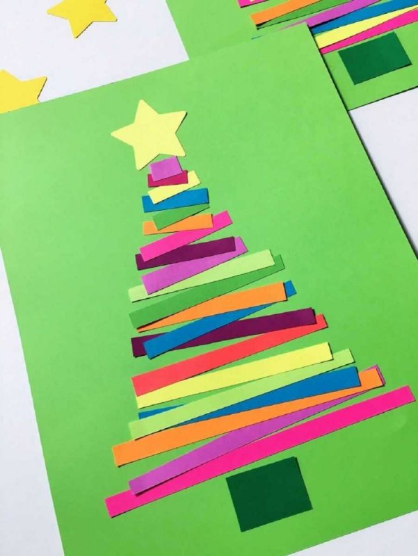 Новогодняя елка из цветной бумаги