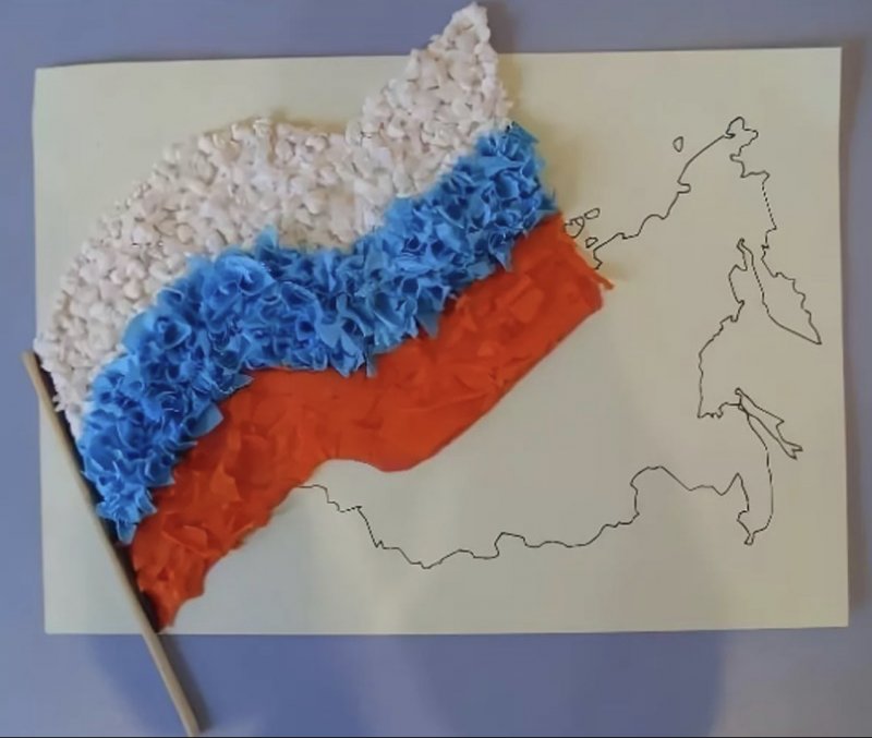 Аппликация на тему флаг России