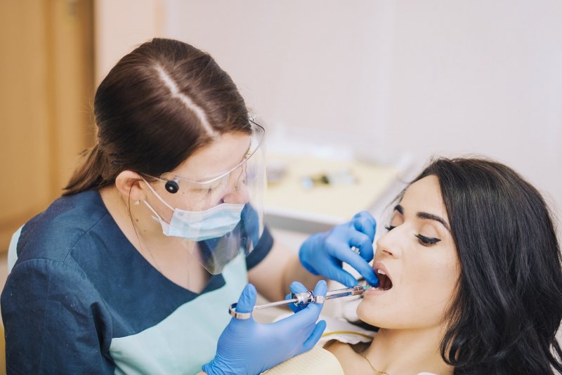 Аппликационное обезболивание в стоматологии