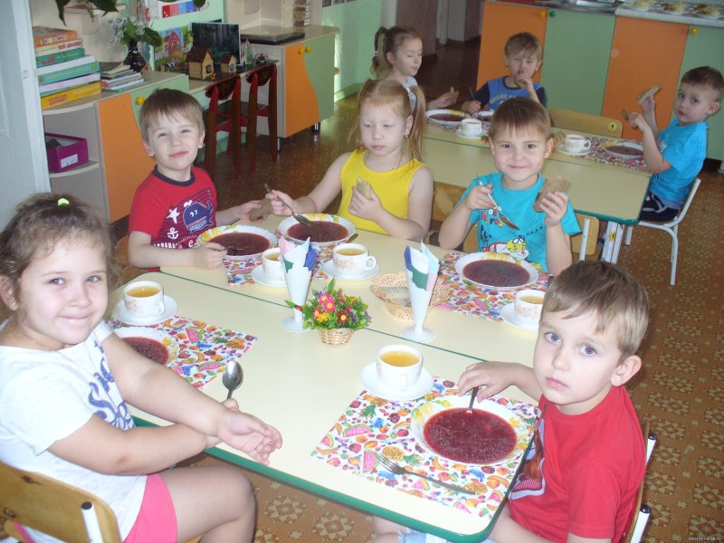 Прием пищи в детском саду
