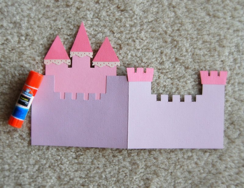 Замок из цветного картона