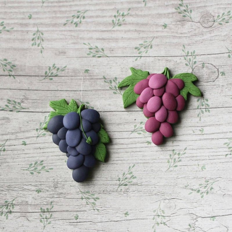 Гроздь винограда пластилинография