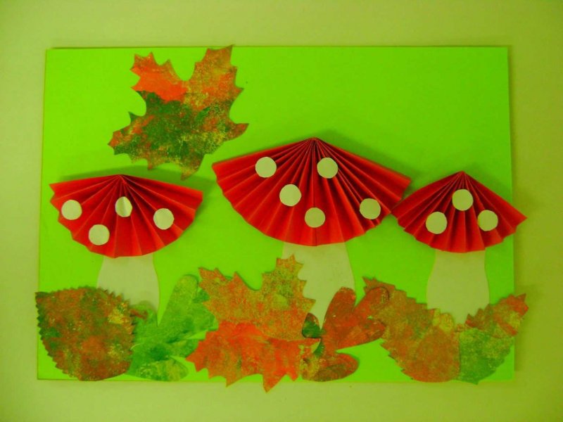 Коллаж из осенних листьев в детском саду