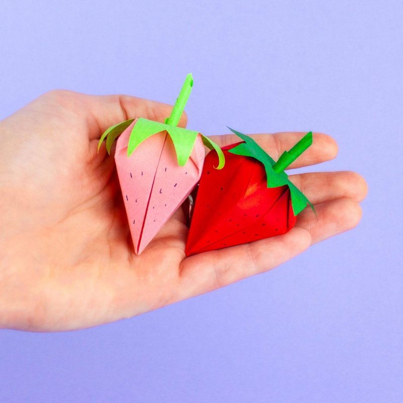 Оригами клубника из бумаги