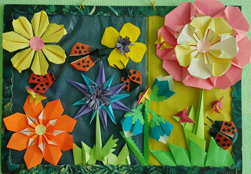 Поляна с цветами из бумаги для детей