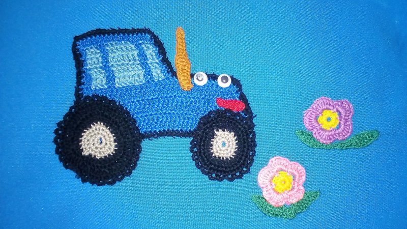 Синий трактор для малышей из фетра