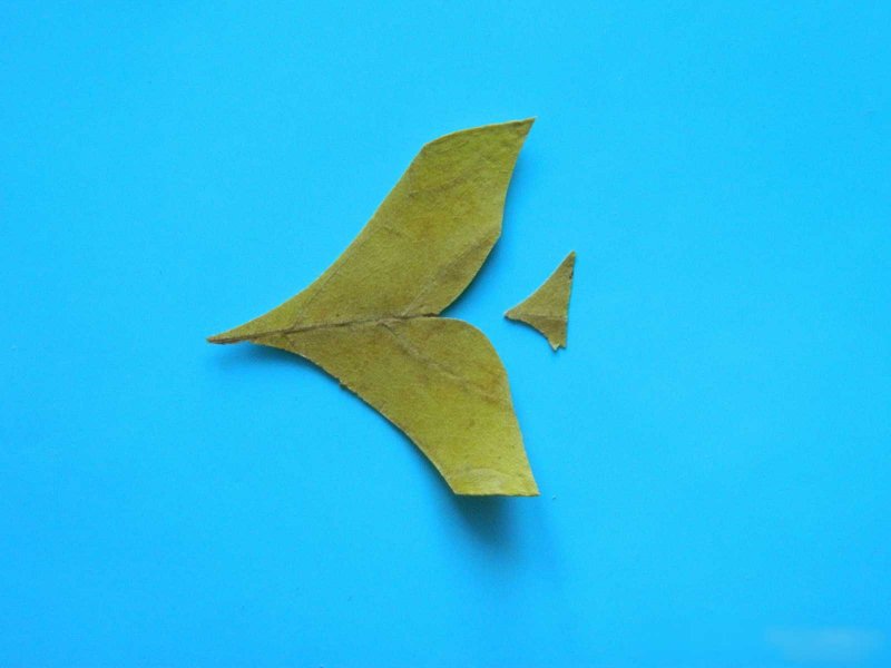 Рыбка для приклеивания желтых листочков