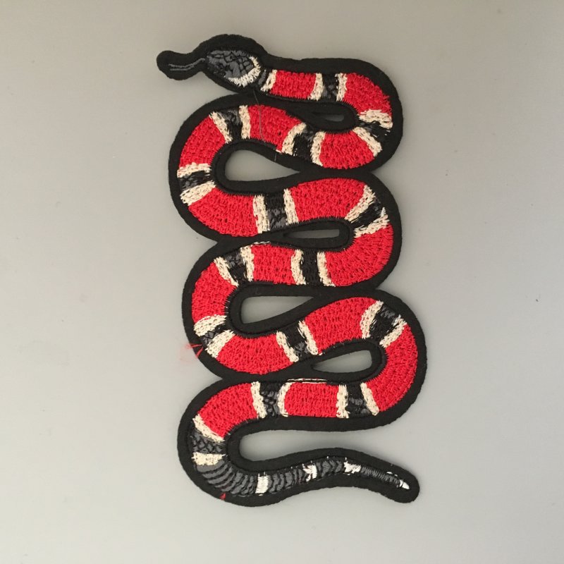Змея из ткани