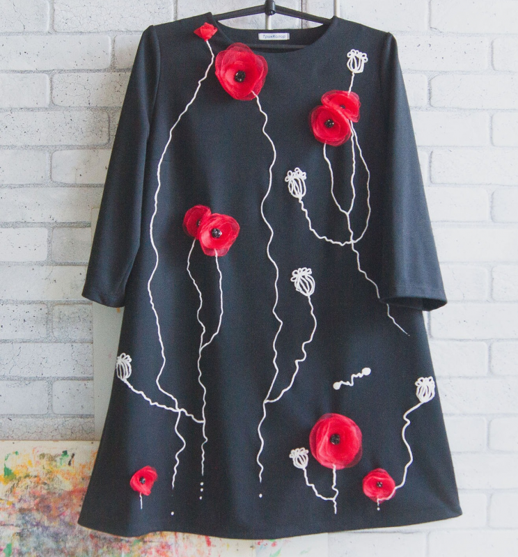 Платье Дольче Габбана черное с вышивкой