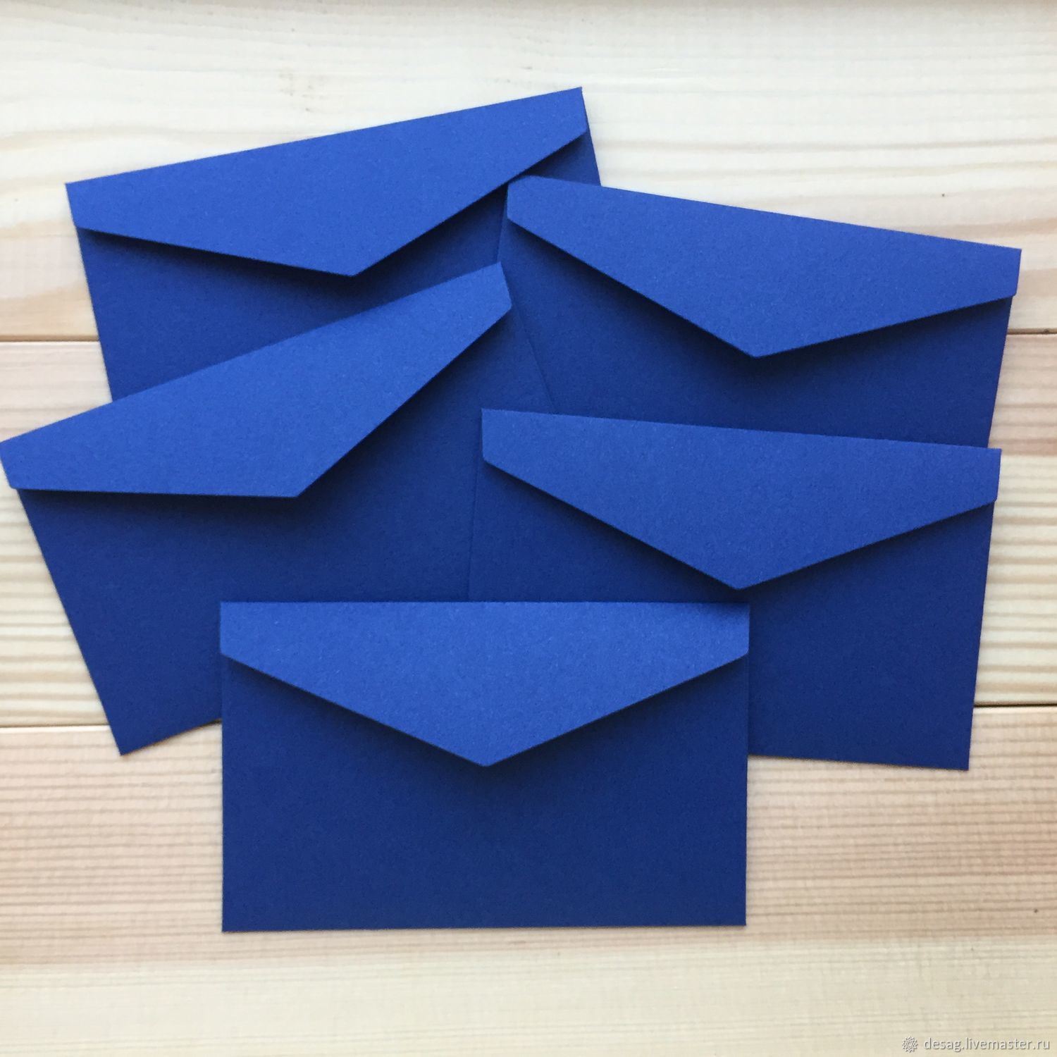 Бумага конверты купить. Конверт. Бумажный конверт. Синий конверт. Дизайнерские конверты.