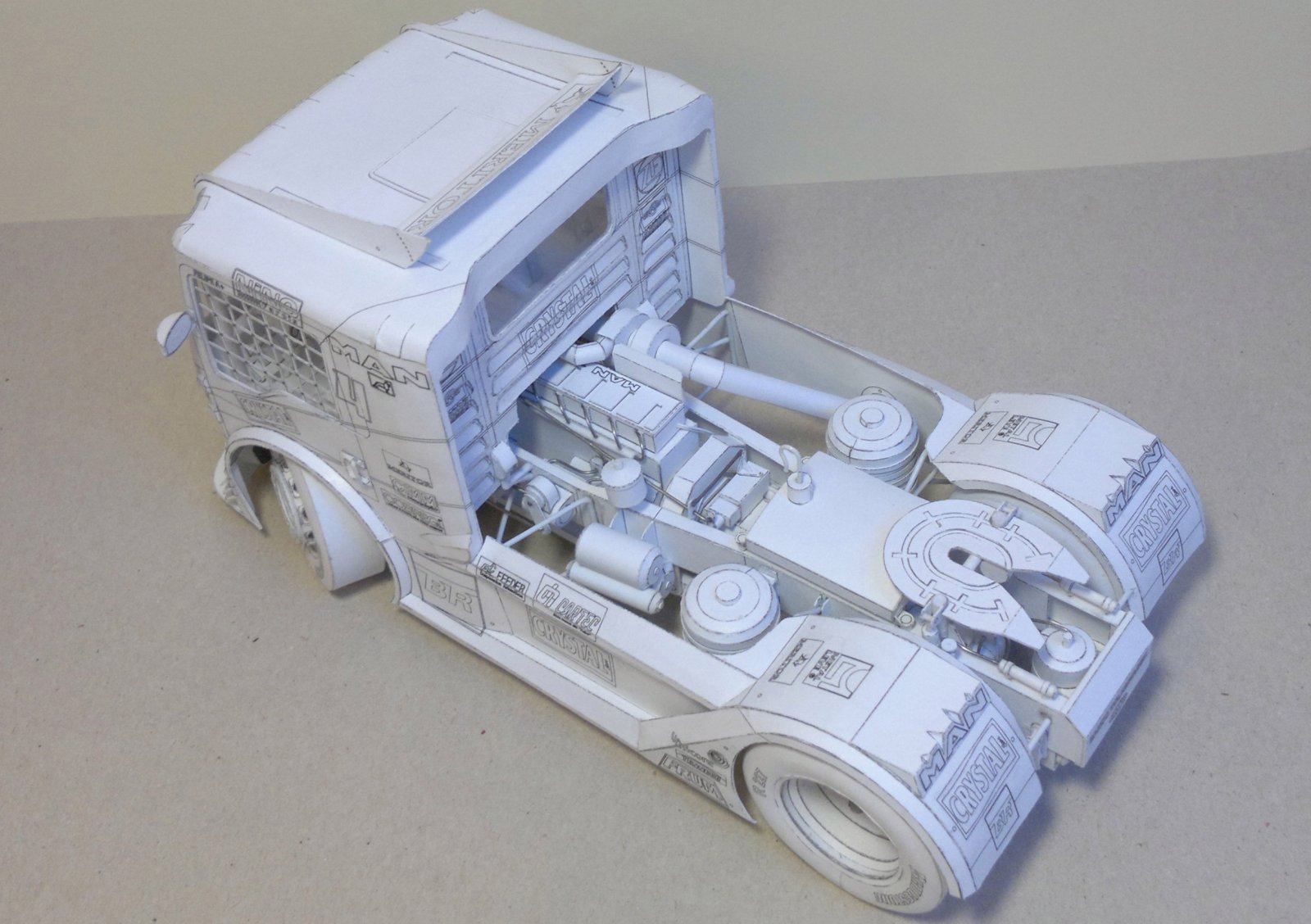 Купить собранную модель. Автомобиль из бумаги. Бумажное моделирование. Моделирование из бумаги. Моделирование машин.