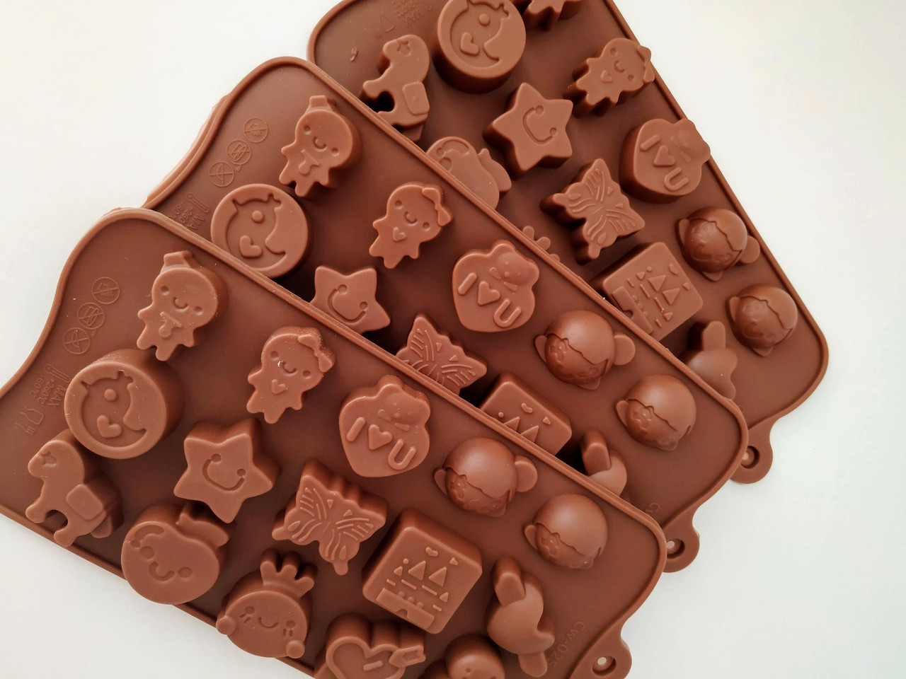Шоколадные лакомства в форме фигур - наслаждение для гурманов