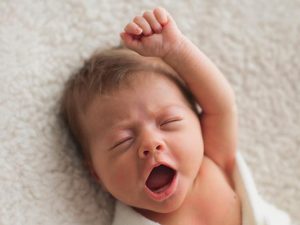 Водяной пенистый стул у новорожденного