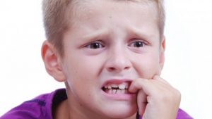 что делать, если ребенок грызет ногти